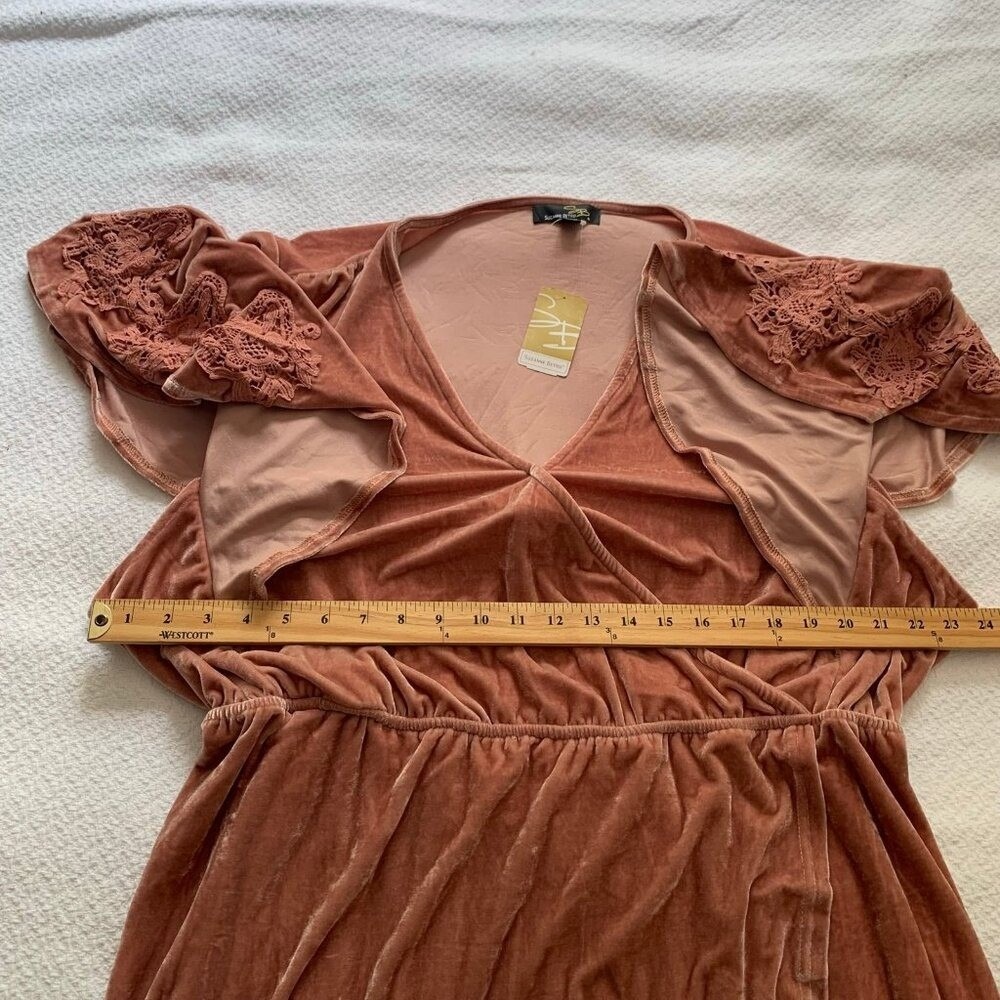 NEW Suzanne Betro Wrap Dress Womens 4X Pink Velvet Lace Applique - Picture 10 of 11